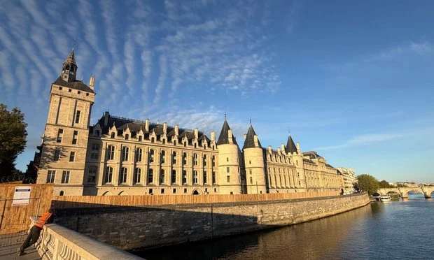 The Conciergerie and the Seine in the early morning sun